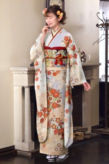 花の丸文にしだれ桜に波