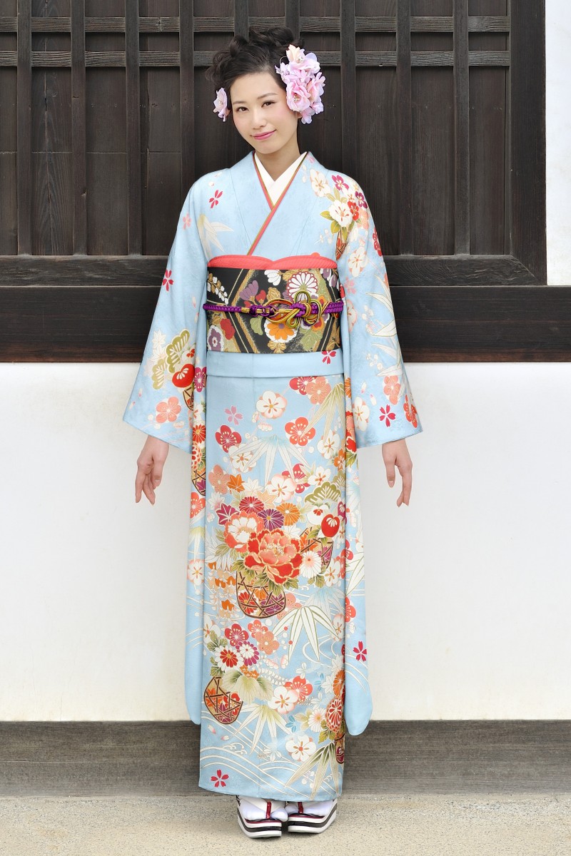 花籠にしだれ草花に波　3
