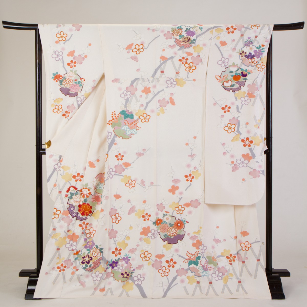雪輪に格子と桜2
